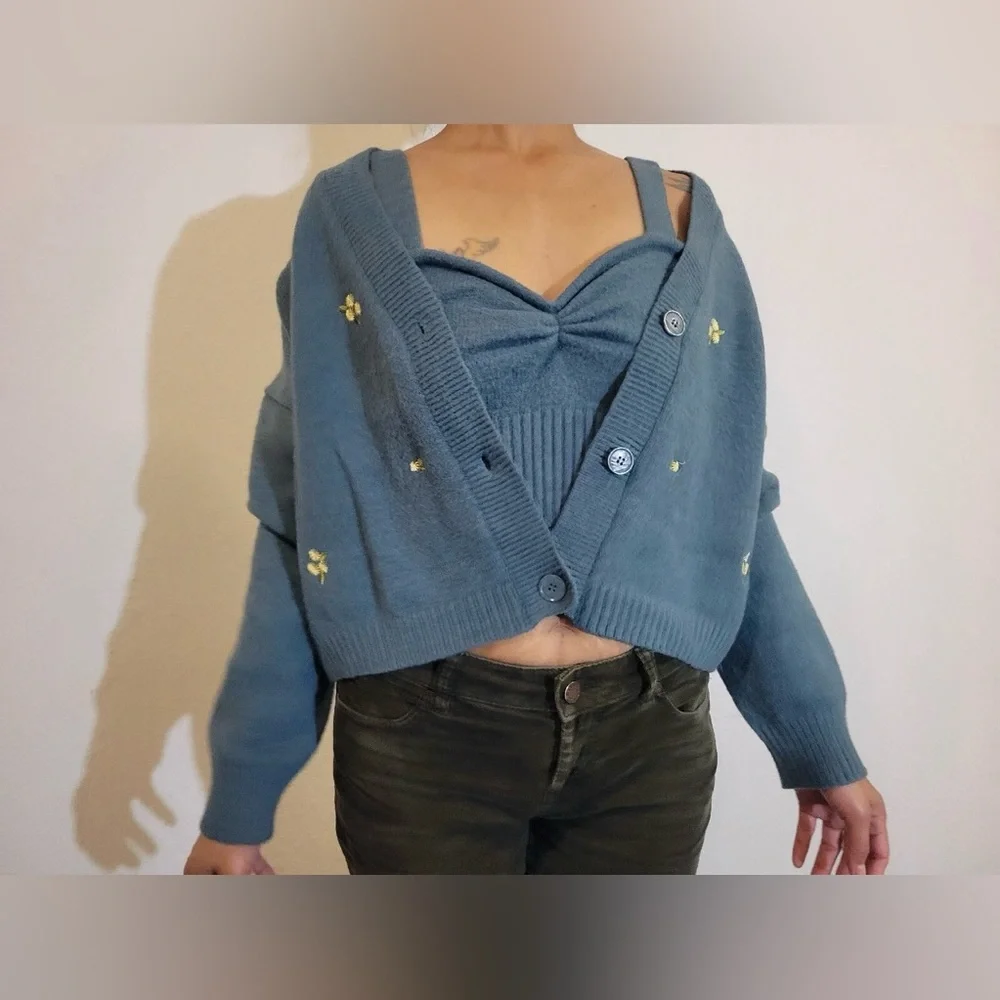 Witty Fox Ditzy Floral Crop Button Cardigan - Green - XL - Picture 2 of 14